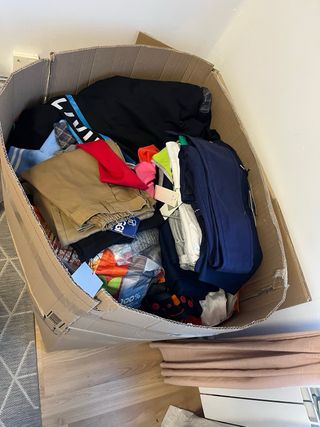 Caja de ropa variada200