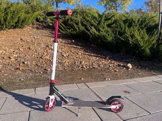Patinete infantil rosa y negro