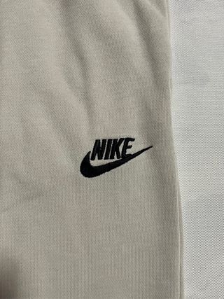 Pantalón chándal Nike vintage white