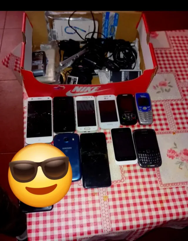 Lote de móviles blackberry Sony Samsung iPhone ZTE