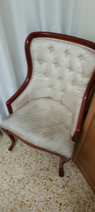 Butaca de tela y madera