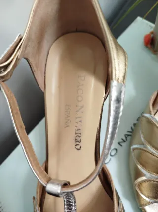 Sandalias fiesta doradas y plateadas