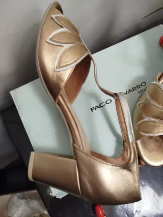 Sandalias fiesta doradas y plateadas