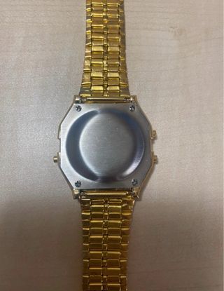 Reloj Estilo Casio Dorado