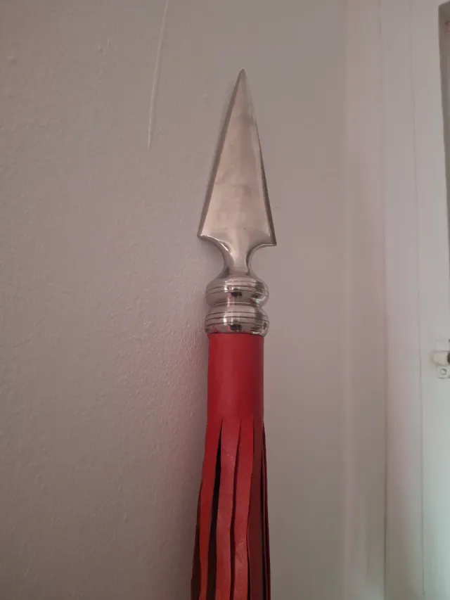 Lancia decorativa argentata