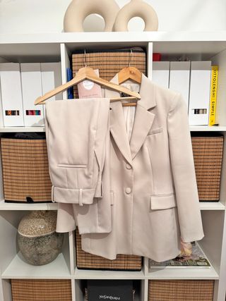 Conjunto traje blazer y pantalón Zara