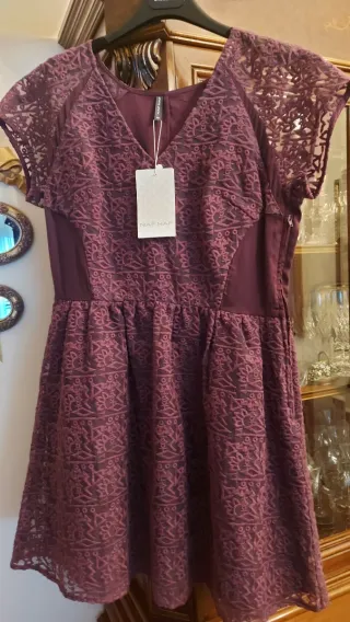 Vestido Naf Naf morado con etiquetas