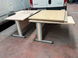Mesa de oficina L con cajoneras