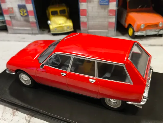 Réplica em escala do Citroën GS Break Club Rojo