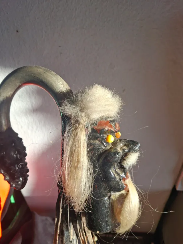 Bastón sciamanico, mantiene la polvere