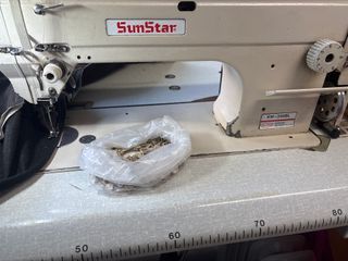 Máquina de coser industrial