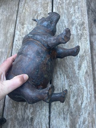 2 Rinocerontes de Metal antiguos de decoracion