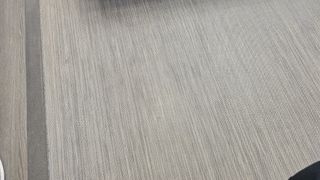 Mesa de despacho, sillon, sillas confidente