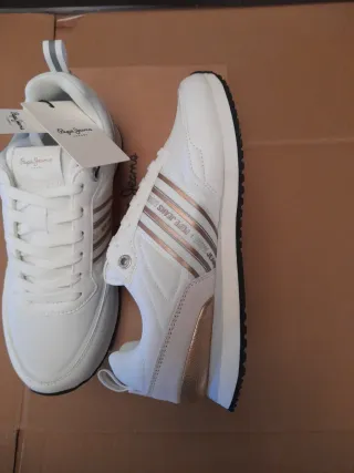 Deportivas Pepe Jeans Blancas y Doradas Talla 40