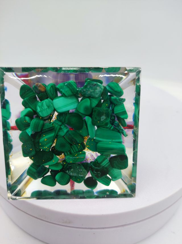 Piramide Zen Malachite Ametista