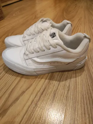 Vans Knu Skool
