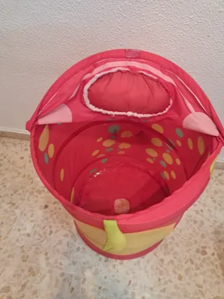 Cesta para juguetes dragón rojo