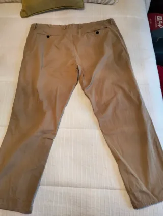 Pantalón camel Massimo Dutti