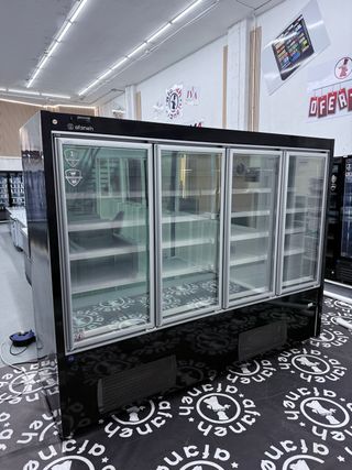 CONGELADOR VERTICAL DE 4 PUERTAS DE 2,60M