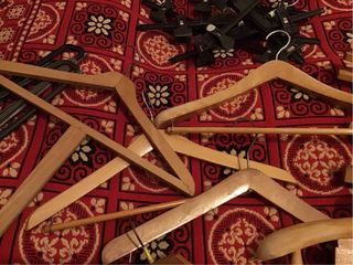 Grucce appendiabiti in legno e metallo