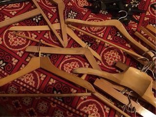 Grucce appendiabiti in legno e metallo