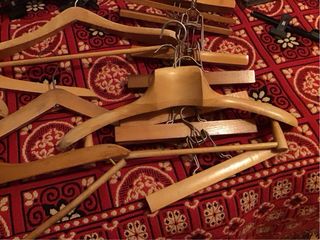 Grucce appendiabiti in legno e metallo