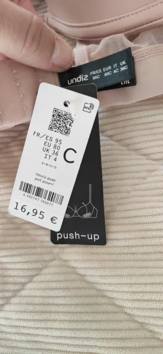 Sujetador rosa con tirantes cruzados