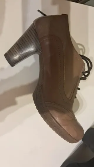 Zapatos de piel tacón cordones