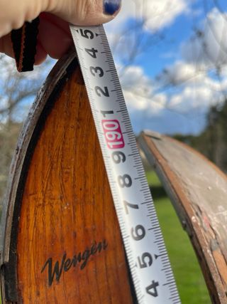 Pareja de esquís antiguos de madera