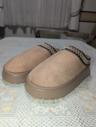 Botas de invierno estilo UGG beige