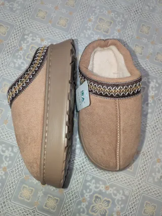 Botas de invierno estilo UGG beige