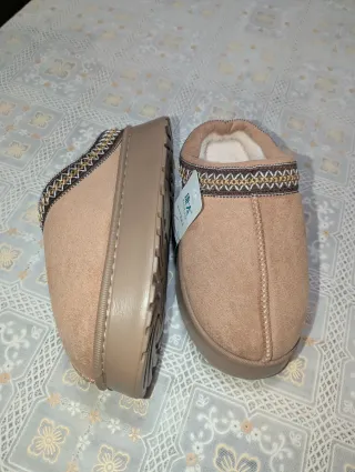 Botas de invierno estilo UGG beige