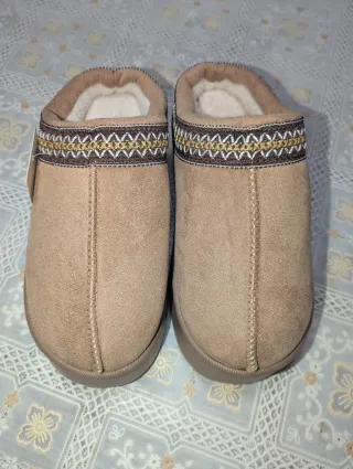 Botas de invierno estilo UGG beige