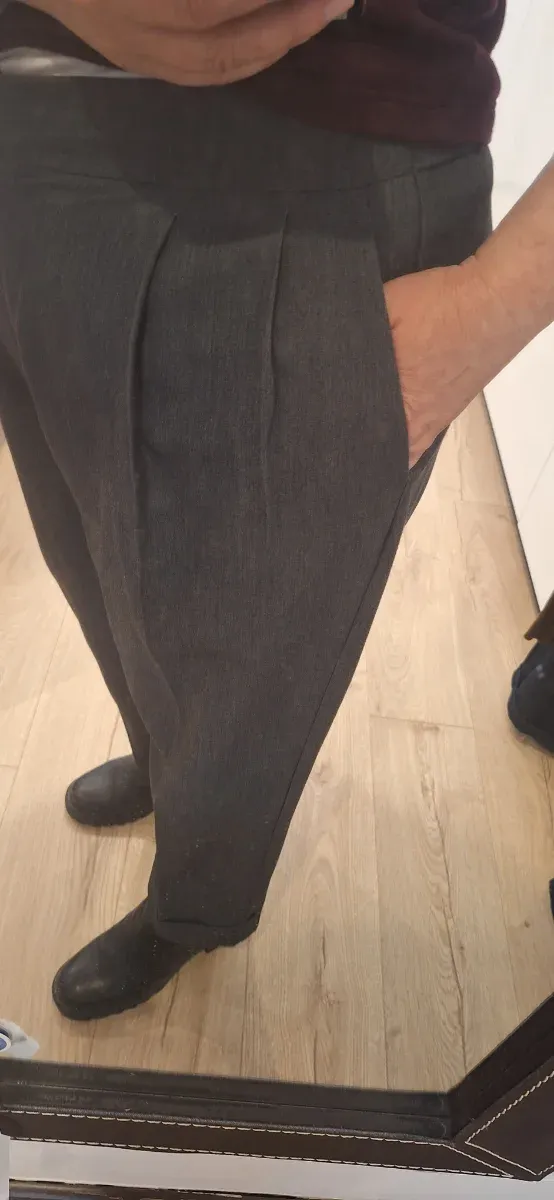 Pantalón pinzas Zara gris