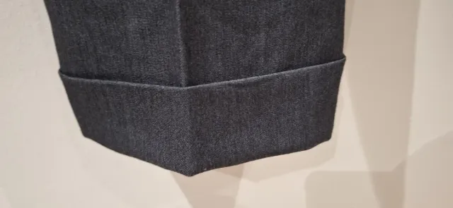 Pantalón pinzas Zara gris