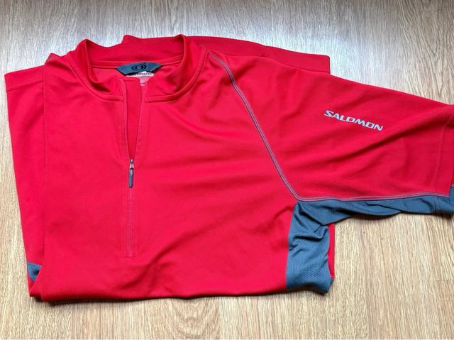 Camiseta deportiva Salomon roja talla L.