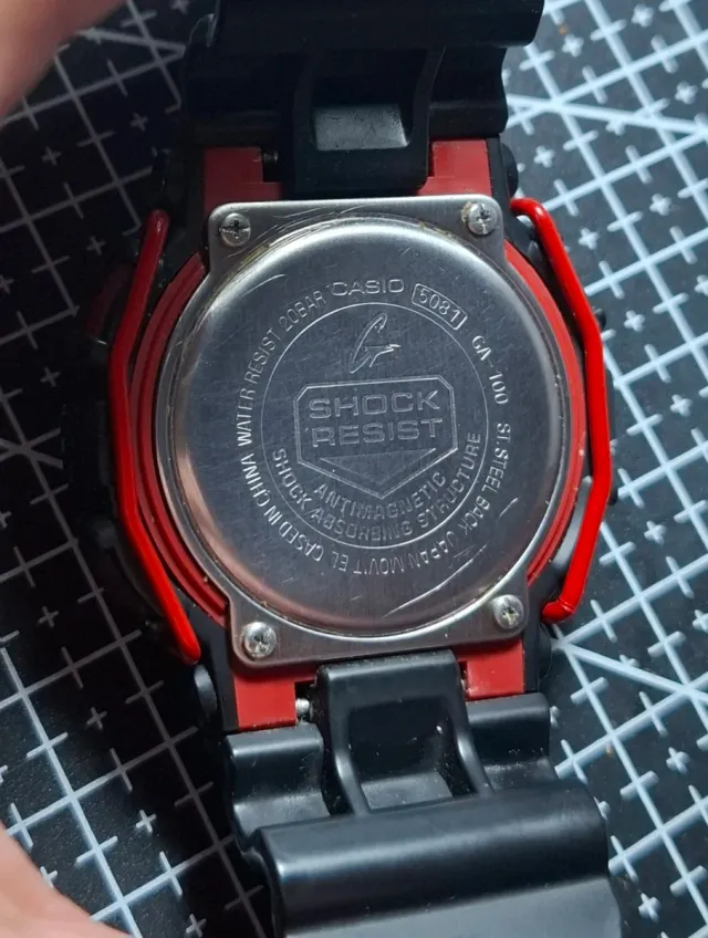 Reloj Casio G-Shock Negro y Rojo
