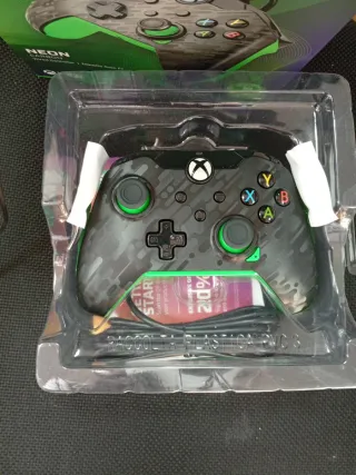 Mando Xbox PDP Neon Carbon