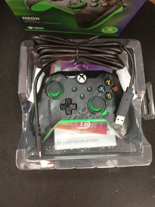 Mando Xbox PDP Neon Carbon