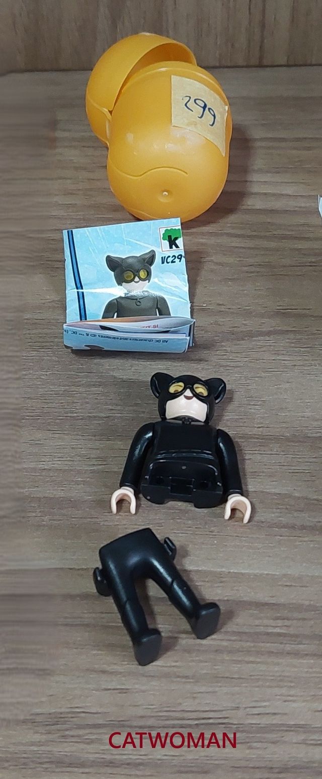 Playmobil Catwoman Sorpresa Ovetto Kinder 2025