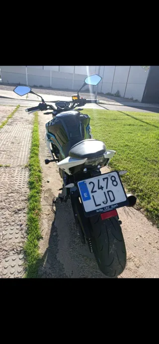 Moto NK400