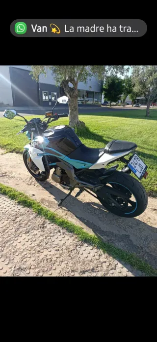 Moto NK400