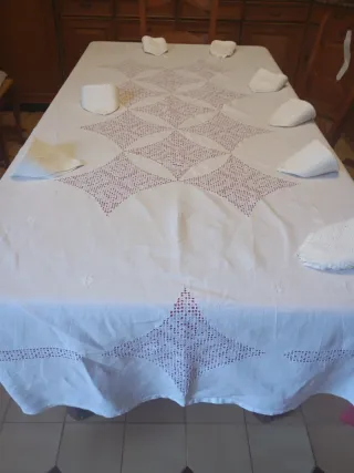 Mantelería bordada a mano Lino Lagartera desilada