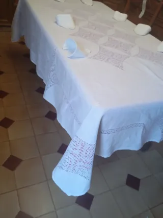 Mantelería bordada a mano Lino Lagartera desilada