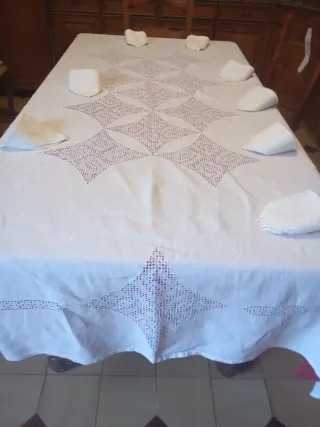 Mantelería bordada a mano Lino Lagartera desilada