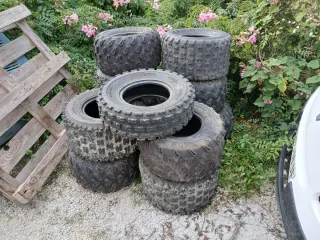 Lote Neumáticos y Llantas Quad