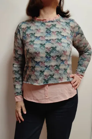 Suéter mujer estampado cuello fruncido
