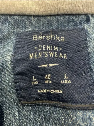 Chaqueta vaquera con capucha Bershka Talla L