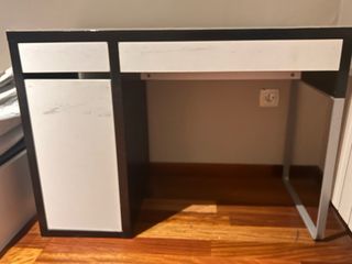 Scrivania Ikea Nero e Bianco con cassettiera