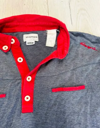 Maglia uomo grigia con dettagli rossi